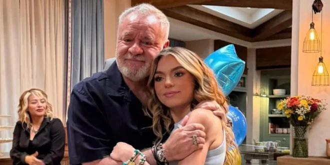 Sofía Castro celebra a su papá