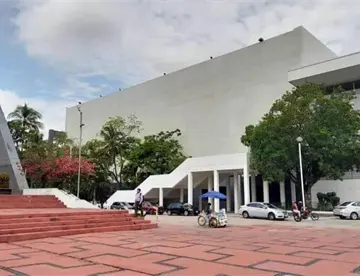 Publica Gobierno Estatal convocatoria para venta del Centro de Convenciones y el Gimnasio La Choca