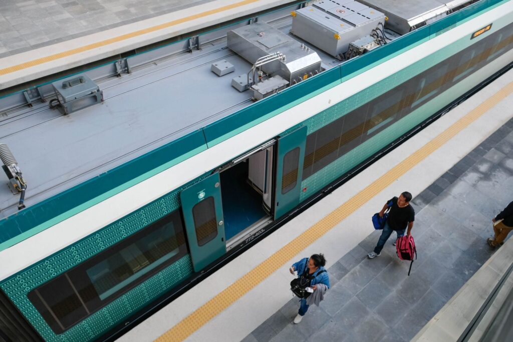 Tren Maya confirma falla eléctrica que dejó varado un convoy en la ruta Mérida-Cancún durante varias horas