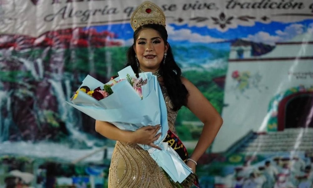 Coronan a su nueva Flor Mutusay en Tapijulapa