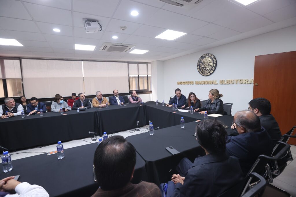 INE entrega oficinas y prerrogativas a Somos MX y PAZ