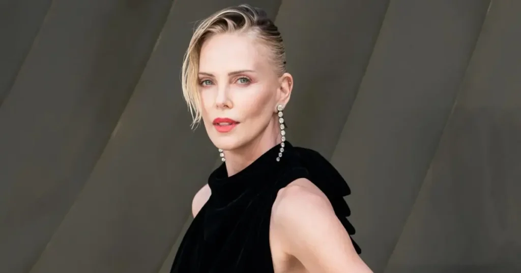 Charlize Theron divide opiniones por su apariencia