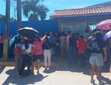 Cierran más de 2 horas primaria en Ocuiltzapotlán; piden salida de la directora