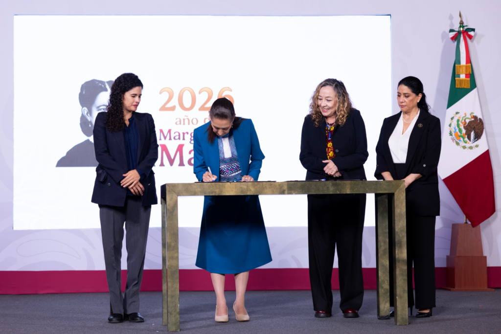 Claudia Sheinbaum firma y envía iniciativa de Ley General para prevenir, investigar, sancionar y reparar el daño por el delito de feminicidio