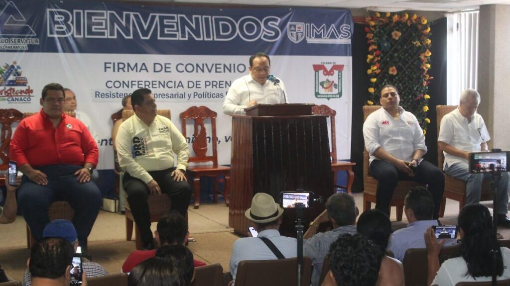 Canaco crea bloque opositor empresarial contra Morena; IEPCT señala violación a la ley