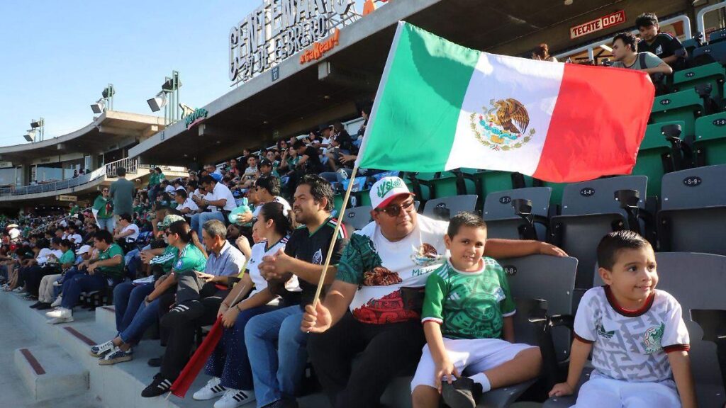 Aficionados pronostican noche histórica para la Selección Mexicana
