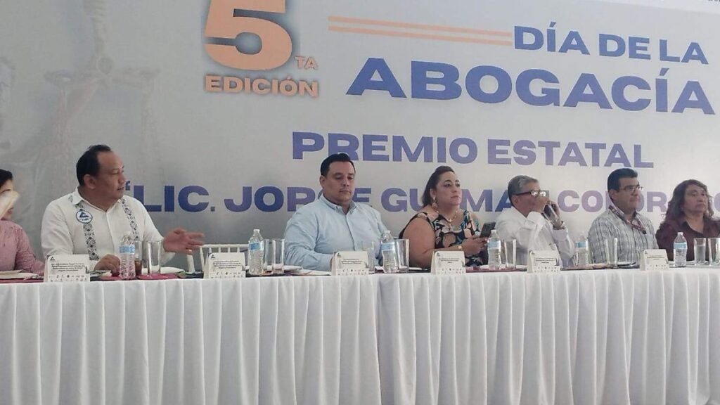 Reconocen labor de abogados y jueces tabasqueños