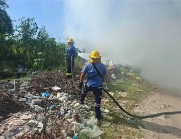 Se incendia Centro de Transferencia de Centro; bomberos trabajan para sofocar las llamas