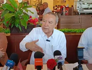 Malecón y Plaza de Armas, deben mejorarse, pero no cederlos al Gobierno del Estado: Bertruy
