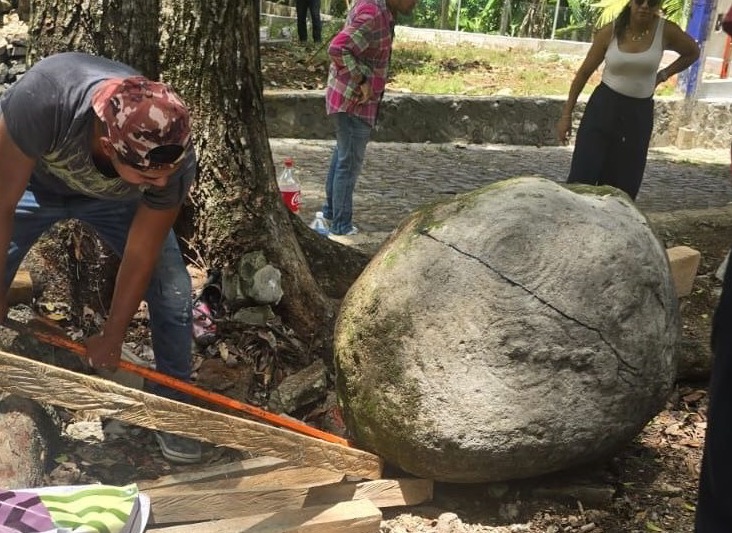 Hallazgo de petroglifo fortalece el patrimonio arqueológico del Museo Municipal de Teapa