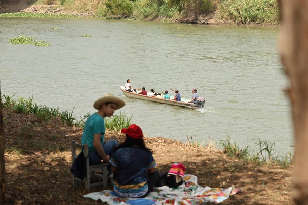 Familias vuelven al Grijalva por la Gran Carrera Motonáutica
