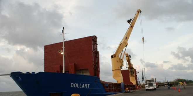 Fortalece el puerto de Dos Bocas papel logístico y comercial