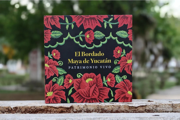 Reconocen libro sobre el bordado maya de Yucatán