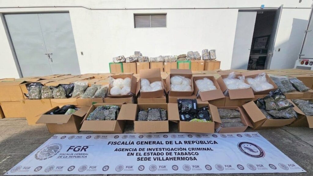 Aseguran más de 1.8 toneladas de posible marihuana y 81 kilos de metanfetamina en Huimanguillo