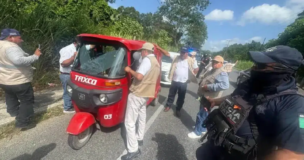 Barren con motocarros sin permiso en Jalupa, Taxco y Lomitas