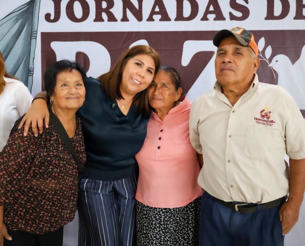 La alcaldesa Mari Luz Velázquez encabezó la celebración por el Día de los Abuelos en el municipio de Huimanguillo