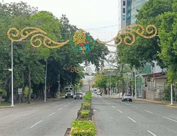¡Villahermosa se viste de patria! Concluye instalación de adornos en avenidas principales