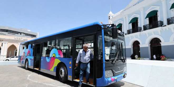 Frente a Palacio, el futuro del transporte hizo una parada