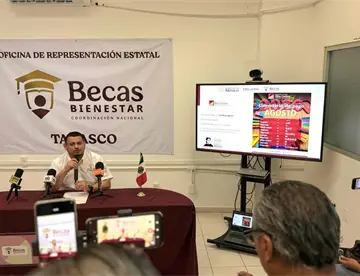 Inician cobro de beca Rita Cetina 92 mil estudiantes de primaria en Tabasco