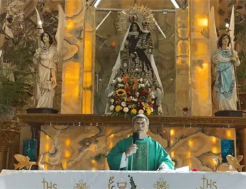 A inscribir a sus hijos a la catequesis al igual que a la escuela, llamó el Padre Camacho a padres de familia