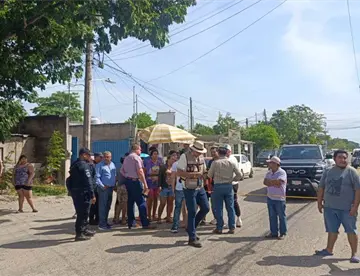 Habitantes de Río Viejo bloquean carretera a Reforma por falta de energía eléctrica