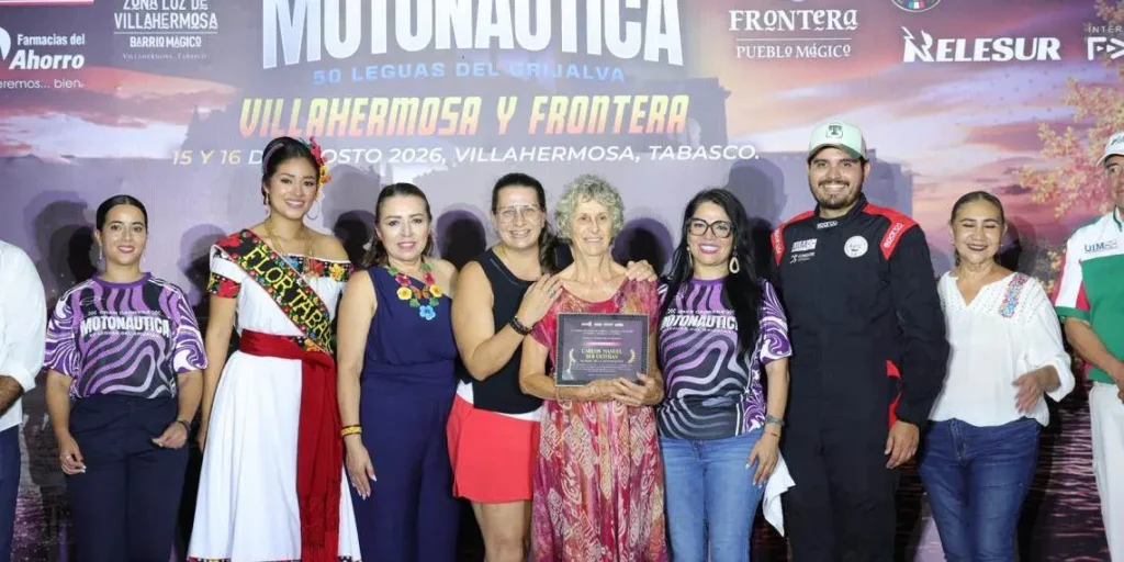 Premiación campeonatos nacionales en Gran Carrera Motonáutica