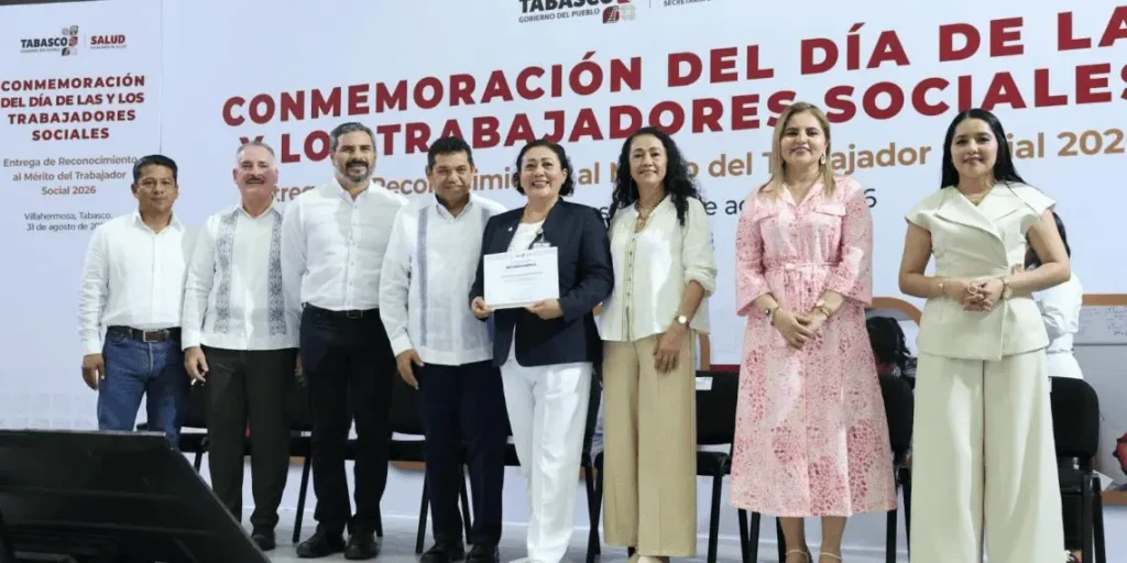 Gobierno del Pueblo premia a trabajadores sociales en Tabasco