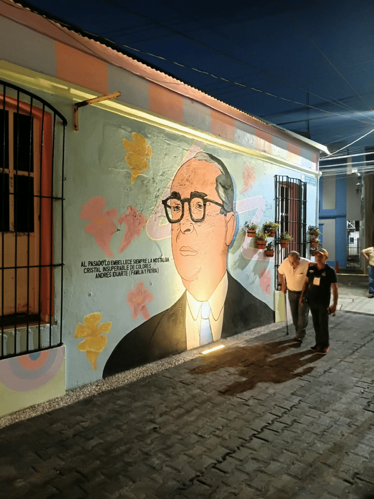 El callejón Puerto Escondido renace con el arte de los íconos de Tabasco