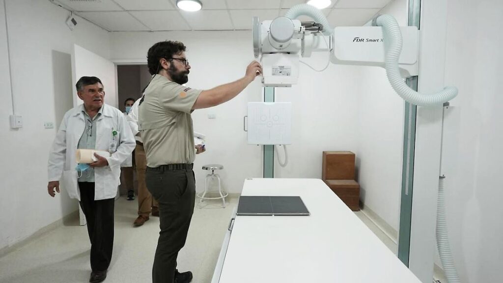 IMSS Bienestar atiende fallas de equipos de aire acondicionado en hospitales de Tabasco