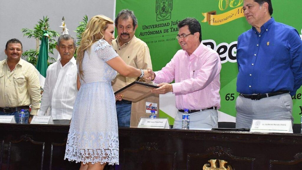 Entregarán por primera vez el Premio Estatal de Medicina Veterinaria en Tabasco