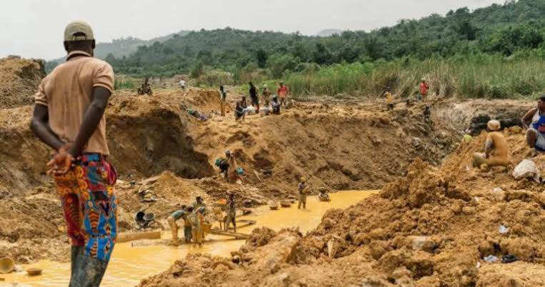 Deslizamiento de tierra en mina de República Centroafricana deja más de un centenar de fallecidos