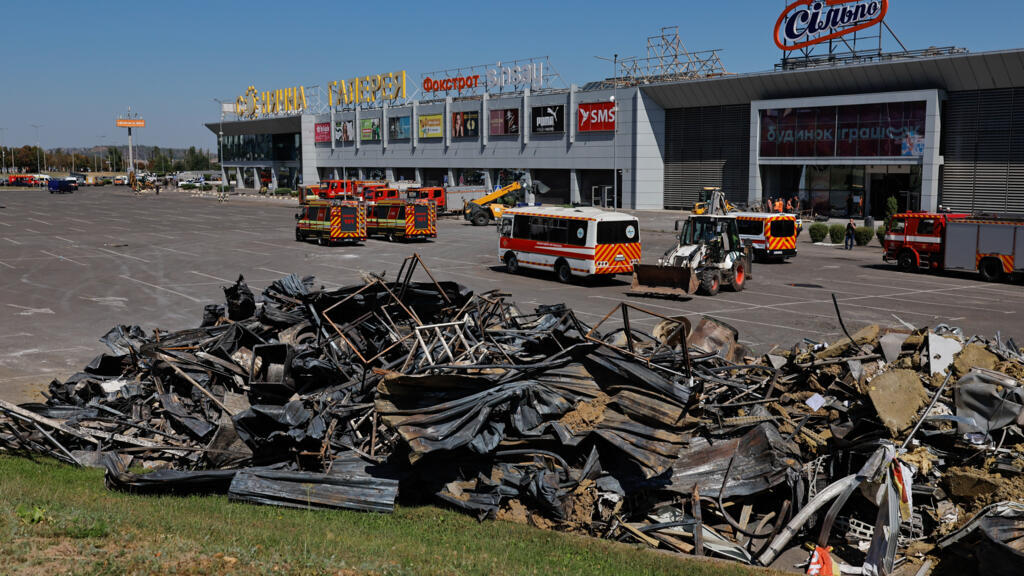 Ucrania promete represalias tras ofensiva con drones rusos contra centro comercial en Krivi Rig