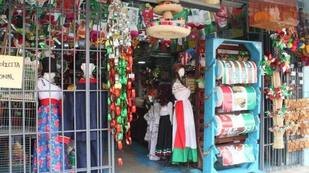 Villahermosa se pinta de tricolor a una semana que inicie mes patrio