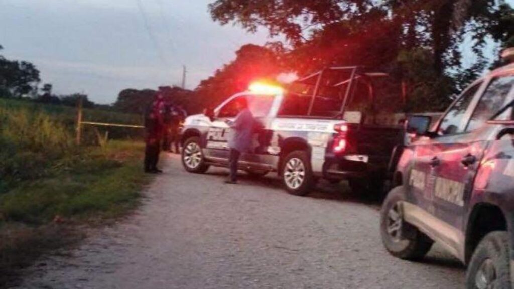 Hallan a dos hombres sin vida en camino de terracería en Huimanguillo