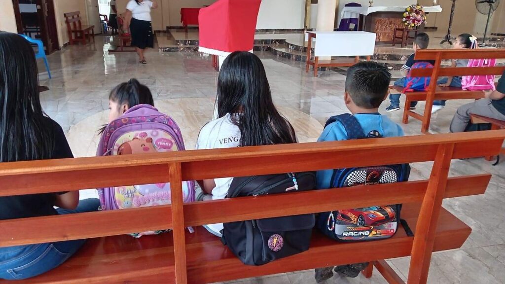La familia es la primera escuela donde se forja el corazón: Obispo
