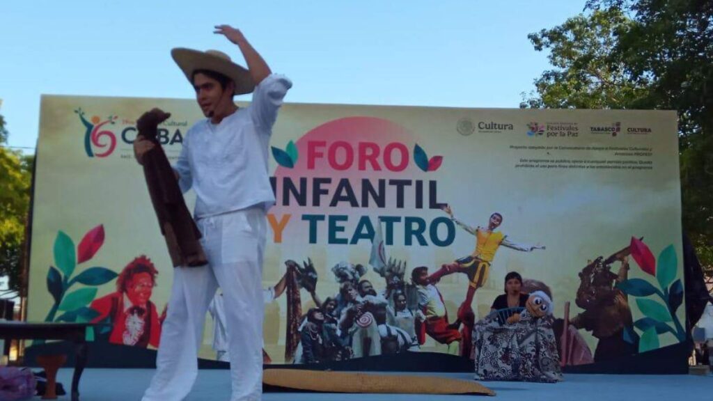 Chicos y grandes disfrutaron la narración oral de Gío Luna en Villahermosa