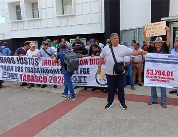 Tras 5 horas de bloqueo trabajadores de FGE logran apoyo al salario y revisión de ceses