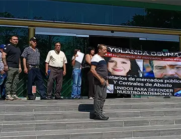 Comerciantes de mercados del Centro exigen al Congreso restituir su calidad de locatarios