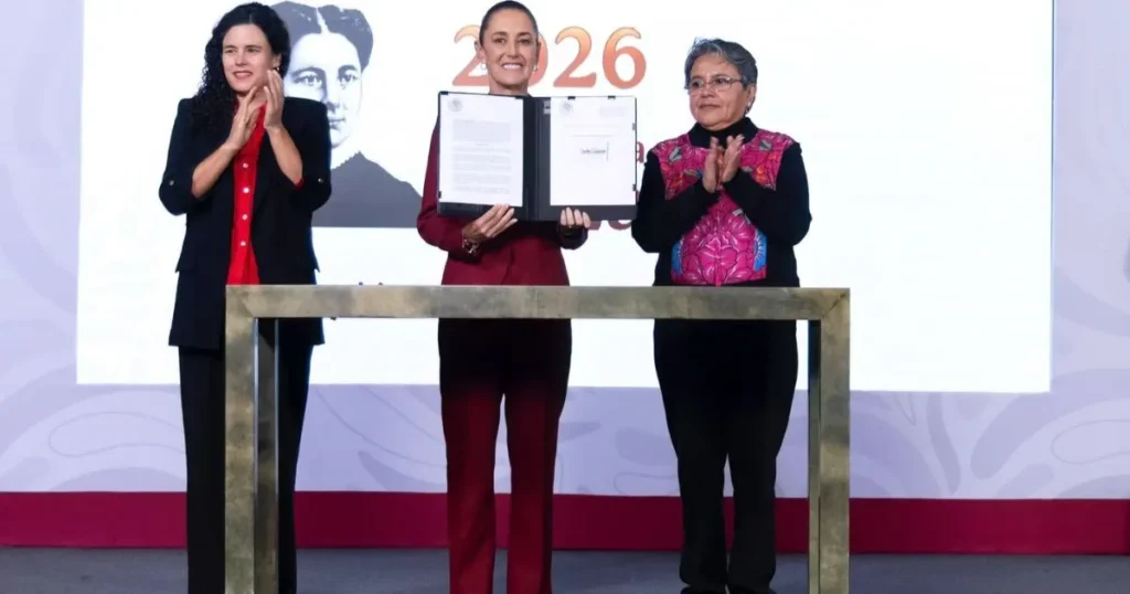 Sheinbaum descarta censura y defiende los derechos de las audiencias como principio constitucional
