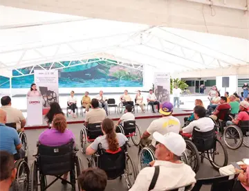 Entrega Gobierno de Centro 20 sillas de ruedas activas a la medida para usuarios con discapacidad motriz