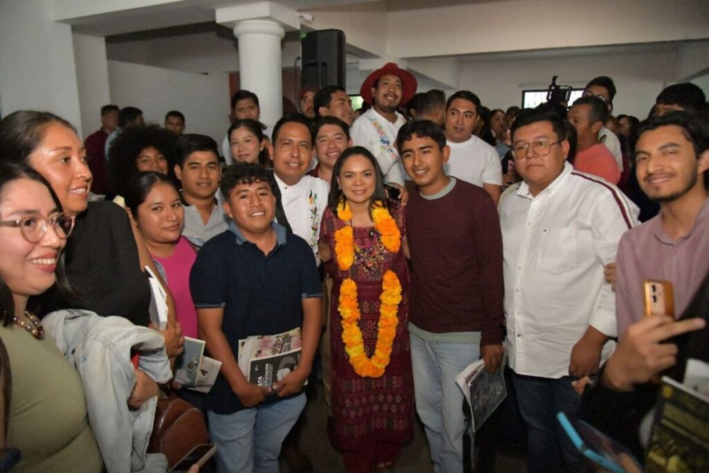 Beatriz Mojica llama a juventudes de Guerrero a construir propuestas para su futuro